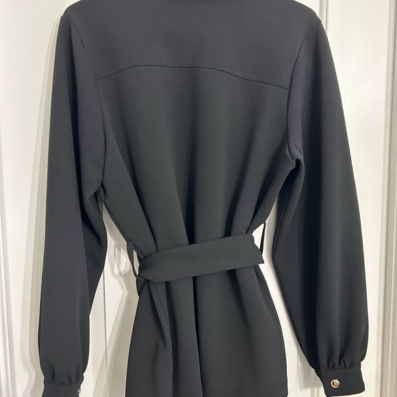 H&M like new TIE FRONT BLAZER WITH GOLD BUTTON DETAIL, size M - Picture 4 of 4